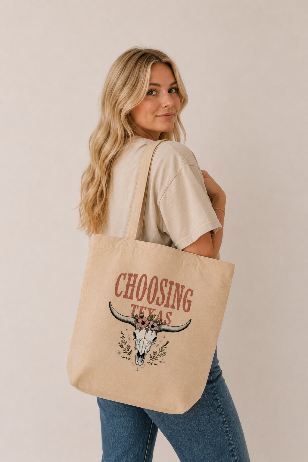 Choosing Texas longhorn organic cotton tote bag in oyster by Cactus & Country – view 2